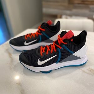 Nike Lebron Witness 4 Men’s Size 10 Sneaker